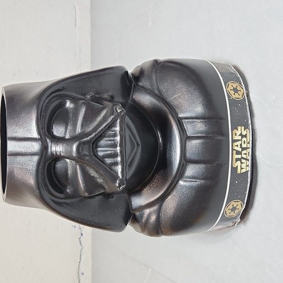 Darth Vader Bazooka Gum Container - Picture 1 of 7